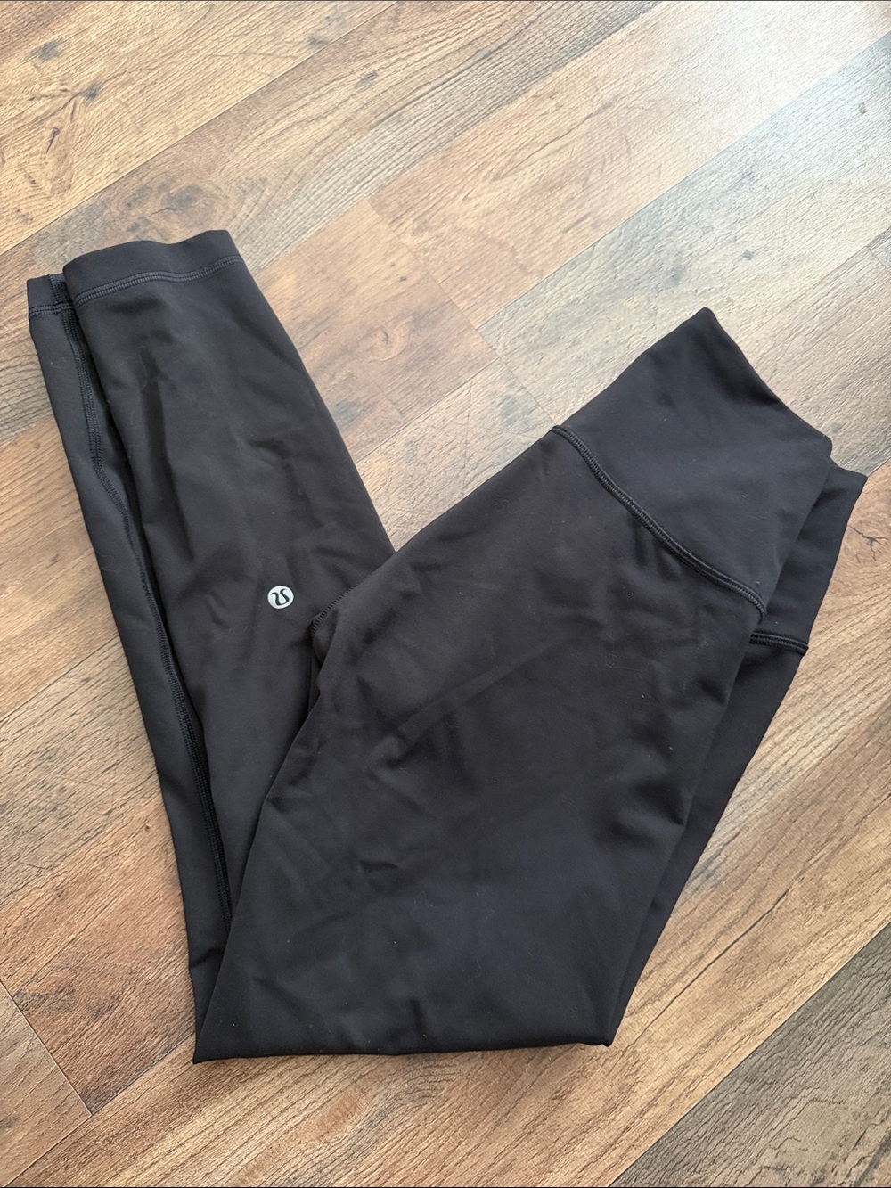 Lululemon Like New Black Athletic Leggings with Logo Size 6 - 25”